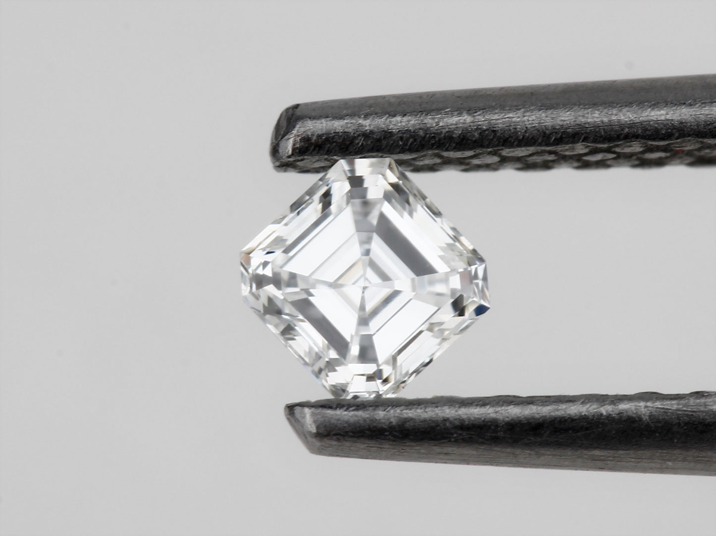 White Diamond, Asscher Shape, VS1 Clarity, F Color, 1 Carat