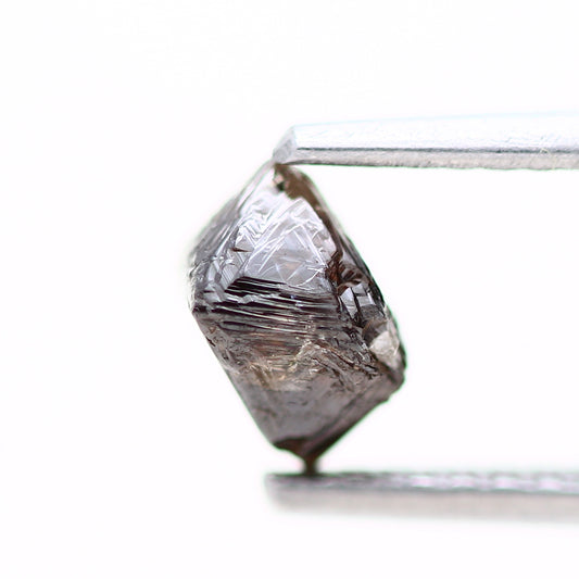 Octahedron Rough Natural Uncut Diamond Fancy 0.90 Carat Raw Diamond for Engagement Ring SDM7509