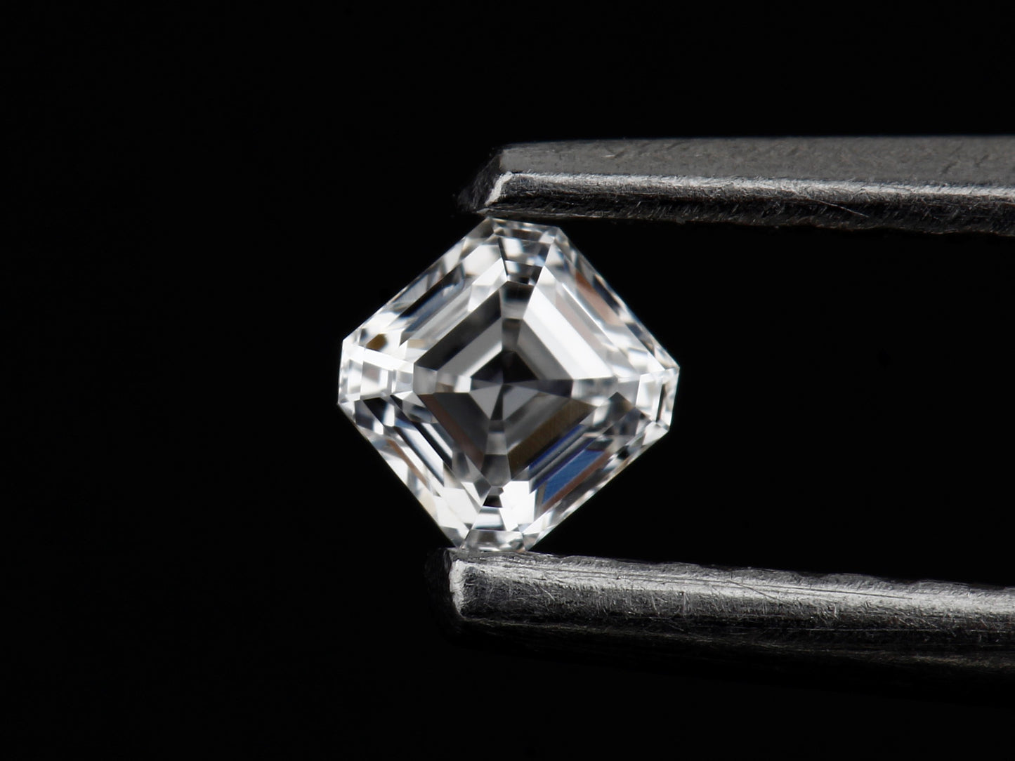 White Diamond, Asscher Shape, VS1 Clarity, F Color