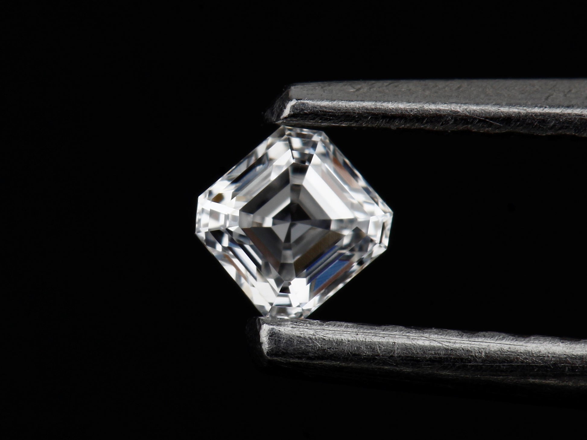 White Diamond, Asscher Shape, VS1 Clarity, F Color