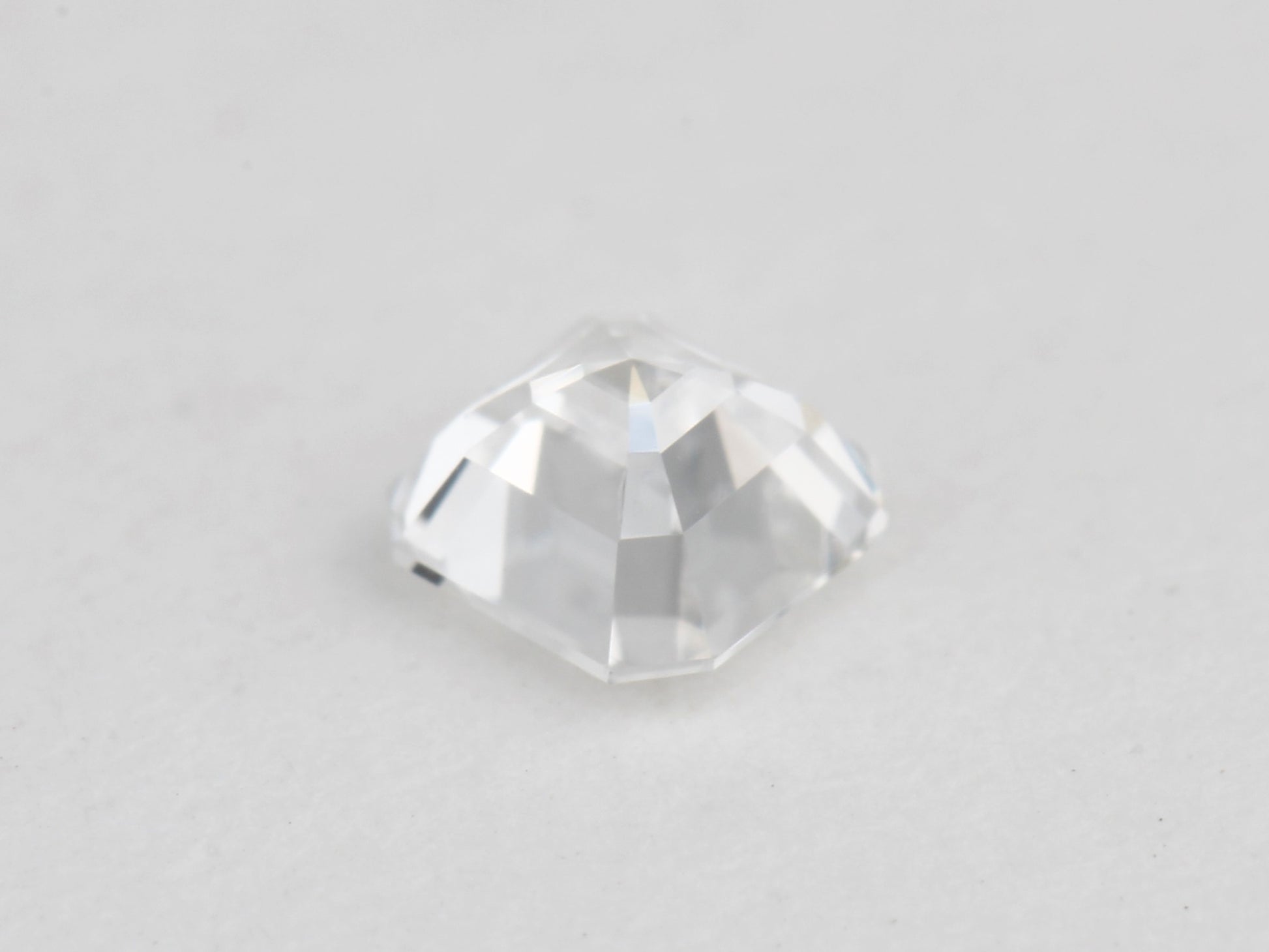 White Diamond, Asscher Shape, VS1 Clarity, F Color