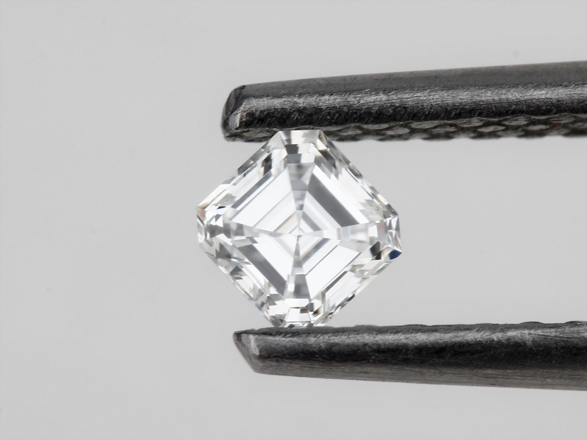 White Diamond, Asscher Shape, VS1 Clarity, F Color, 1 Carat 