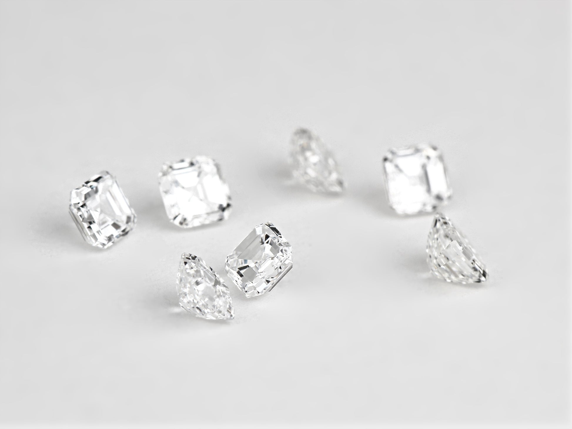 White Diamond, Asscher Shape, VS1 Clarity, F Color, 1 Carat 