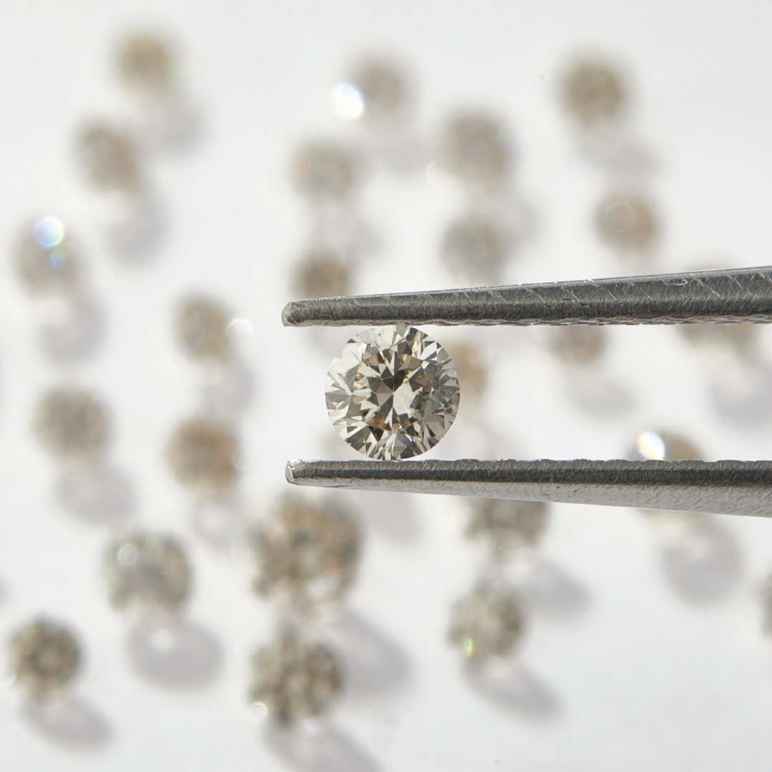 Round Shape Calibrated ''IJKL'' Color Natural Diamond (0.90 - 1.10 mm)  Shree Diamond Mfg